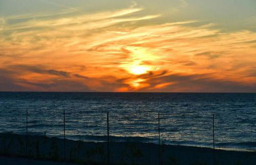 Lambou Beach Sunset - Foto 66