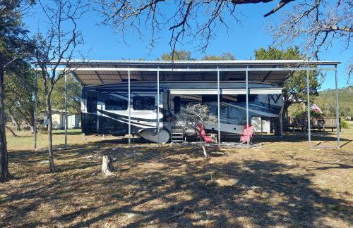 Private Luxury RV Getaway Full Bath Kitchen - Foto 2