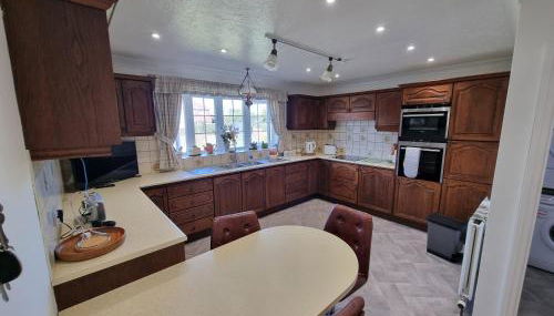 Spacious & Upmarket 2 Bedroom Detached Bungalow in Boston - Foto 5, Garden view, stove, dishwasher, toaster