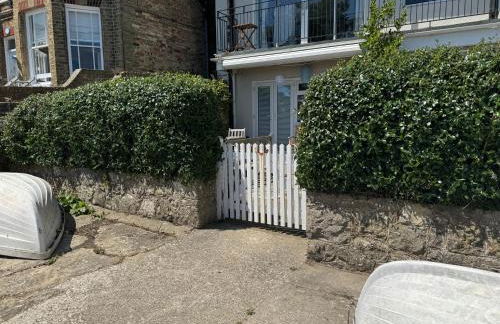 Sea views at Quay Rocks - Photo 29