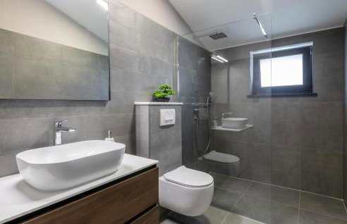 Amazing Home In Labin With Sauna - Photo 33