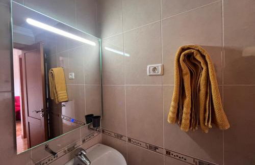 Melo Home Vecindario-Near AirPort-Elevator-Garage - Foto 9