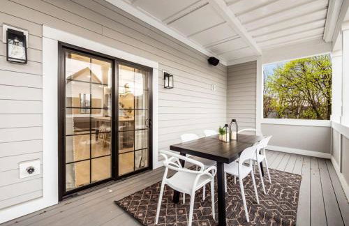 Chateau in the Village - Brand New 3BD 5BA - Foto 41