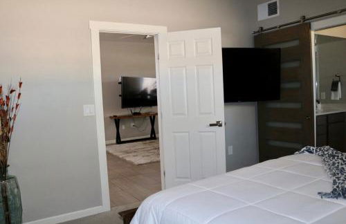 Modern Mini Golf Oasis - Foto 32