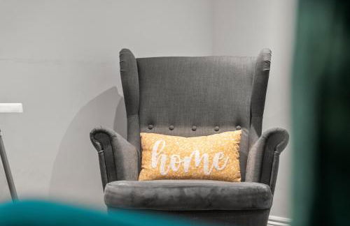 6 BR 4 Bath Central Worcester Sleeps 12 - Foto 25