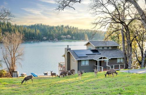Lakefront Villa with 180 degree view private dock and boats - Foto 4