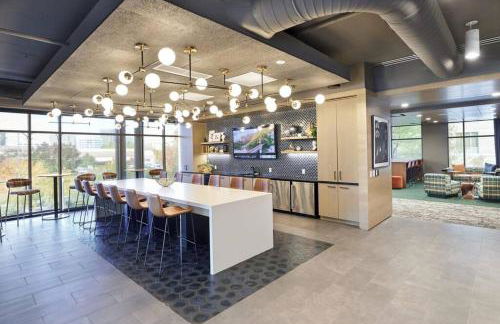 Iconic Nike Studio & Romantic Canopy Glow - Foto 13