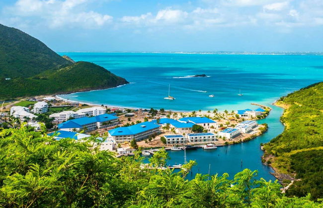 Excursion privée en bateau au départ d'Anse Marcel - Photo 1