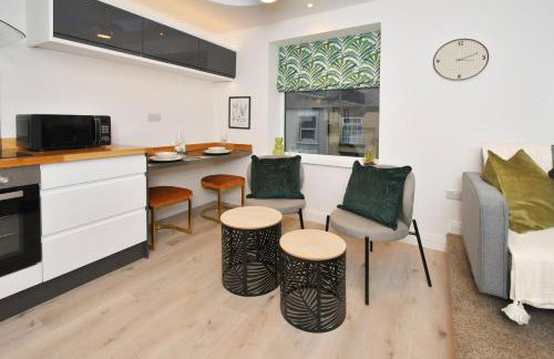 Antrobus Deluxe Apartments by YourStays - Photo 21