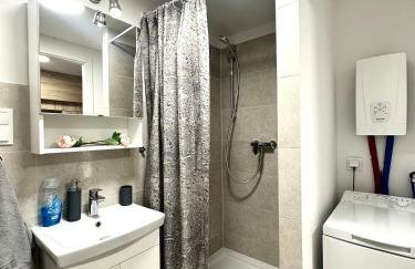 Zarembowicza Apt 37 - Self Check-In 20h - Parking &Lift - Foto 10