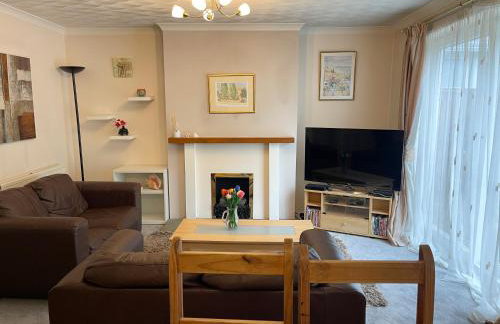 Spacious House Near Cambridge - Free Parking and Garden - Foto 9