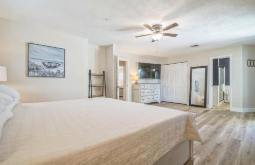 Lake Haven Retreat Private Dock & Peaceful Views - Photo 9