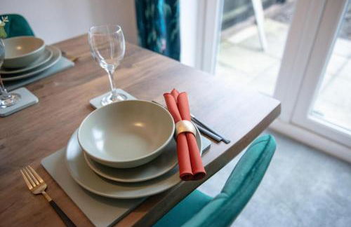 4-Bed, Sleeps 6, contractors welcome! - Foto 21