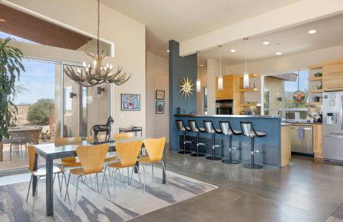 Jackalope Junction-Pool, Hot Tub, Fire Pit, BBQ & Desert Views! home - Foto 8