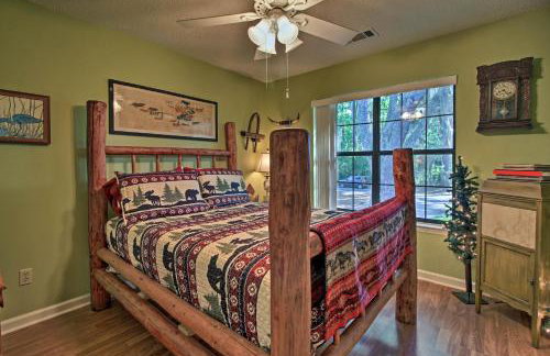 Waterfront Midway Home with Sunroom and Large Yard - Foto 16