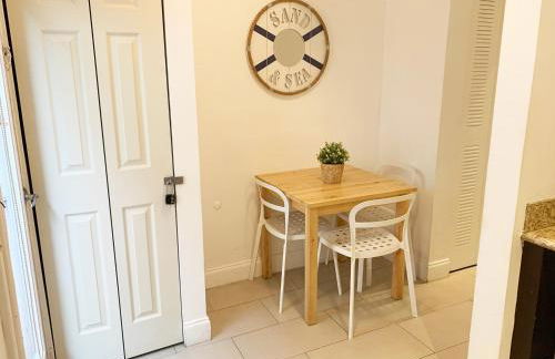 South Beach Steps to Ocean Drive with Free Parking - Foto 18