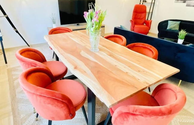 3 bedrooms in Center Terrace & Parking - Photo 8