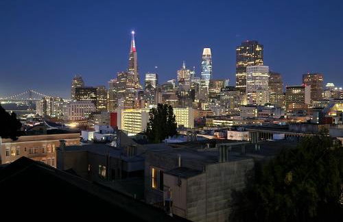 Charming 2BR Cottage with Bay and City Views-Gated Luxury Private Place - Foto 1