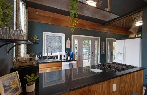 Retreat on Bardstown Road - Yard - Walk to Shops - Foto 12