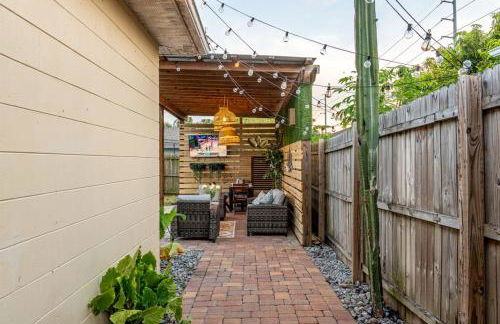 Upscale Ybor House with Outdoor Living Space - Photo 21