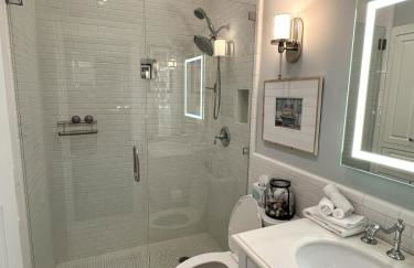 Canal Front Retreat w Boat Dock & Coastal Views - Foto 11