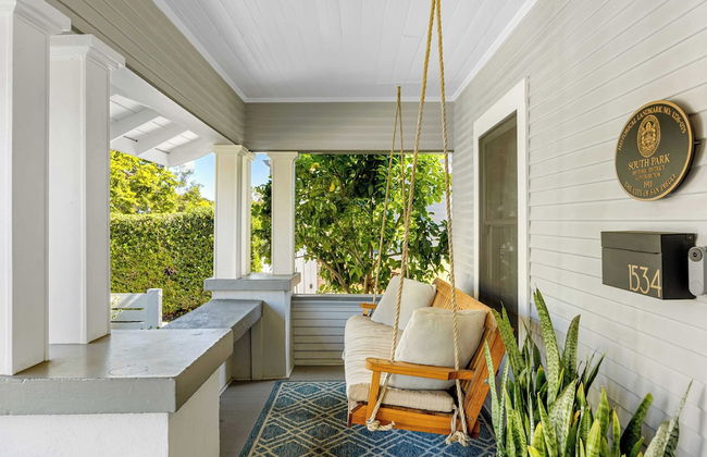 Luxe Backyard Oasis w/ Hot Tub Chic Design South Park Sanctuary - Foto 37