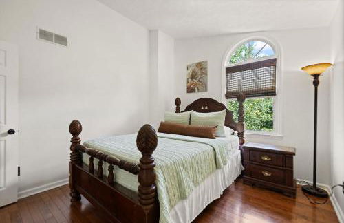 5 Minutes from Hospitals and UK! - Photo 18