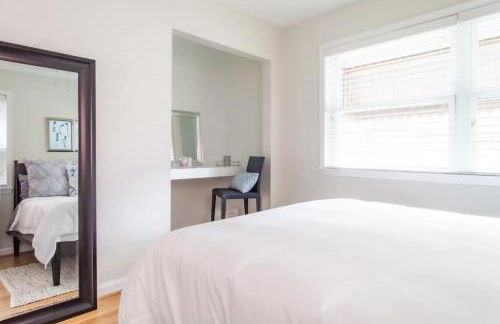 Transit-Friendly Home Old Town Parking - Foto 14