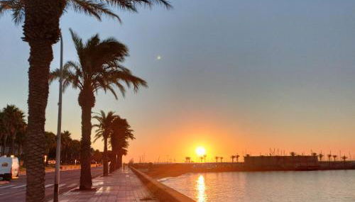 1ª linea reformado y perfecta ubicacion frente al puerto deportivo - Foto 4