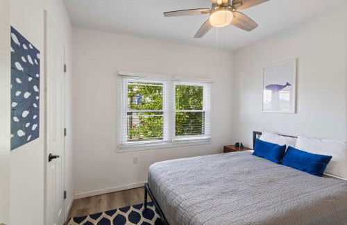 4BR 2BA Hot Tub Home By The Bay - Foto 27