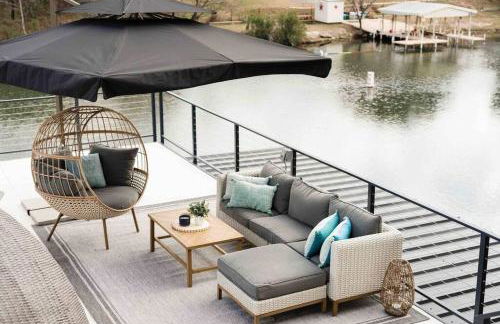 Luxury Lake LBJ Waterfront Home with Hot Tub and Boat Slip - Foto 24