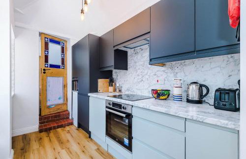 Cozy 3-Bed Home by 53 Degrees Property, Perfect for Business & Groups! - Foto 11