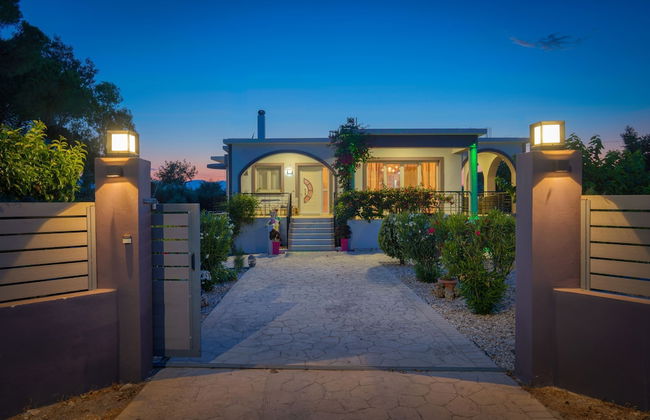 Filios Villa - Photo 1