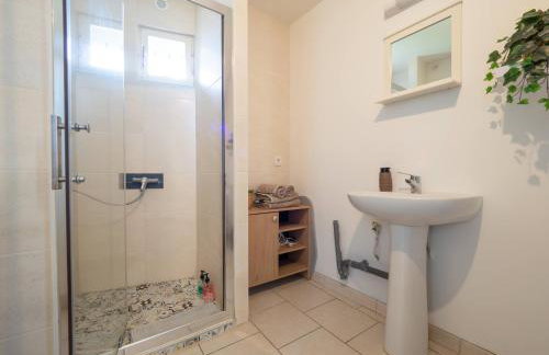 Le Lobrot - studio 2 personnes - parking facile - Foto 16