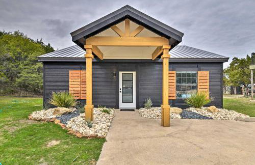 Graford Cabin with Rooftop Deck and Lake Views! - Foto 21