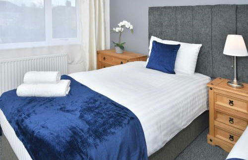 Orion House - sleeps 6, driveway, garden - Photo 27