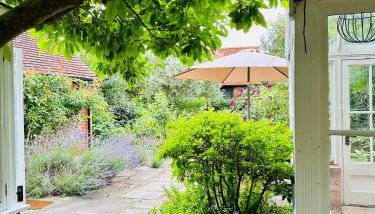 Perfectly Positioned Hambleden House - Foto 3, Garden