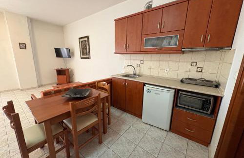 Delta Apartments - Photo 4