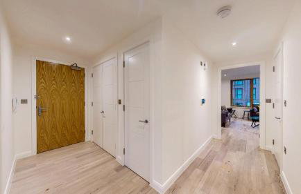 Stylish 2-bed flat,Secure Parking - Foto 4