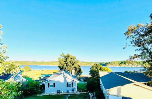 Beaver Lake Studio - King size bed and lake view - Foto 1