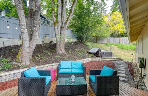 3 Mi to Lake Sammamish! Pet-Friendly Home with Deck - Foto 1