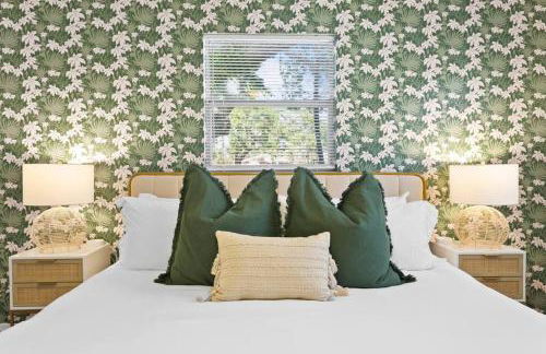 Sunny Palm Cottage W/ Hot Tub + Fire Pit + Grill + 10 to Beach! - Foto 15