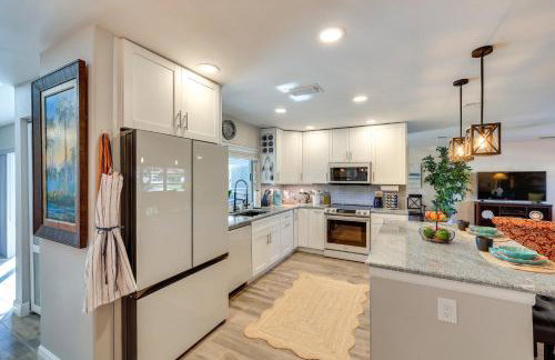 Waterfront Home w/ Boat Dock & Bar in N Fort Myers - Foto 5