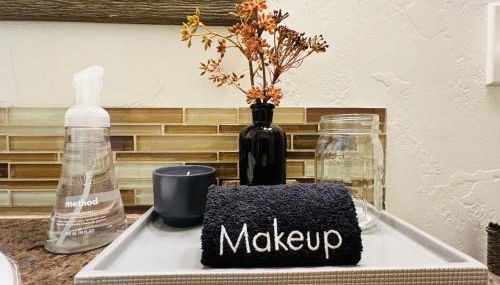 Home Sweet Idahome, feels like home with all the decor you wish you could afford King bed in master, fully fenced dog friendly yard, a few blocks from BSU and downtown Boise, Your perfect stay! - Foto 2, Other