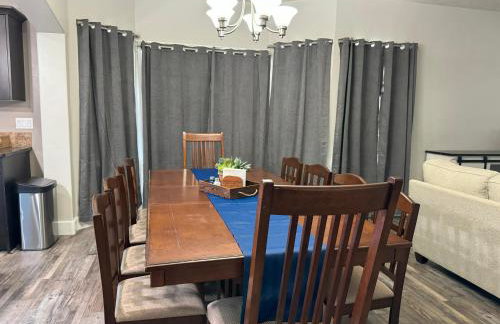 Spacious Family Retreat with Hot Tub & Home Theater - Foto 8