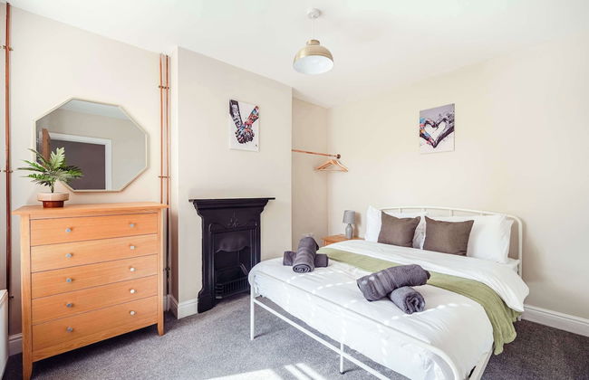 Host Stay Sherrington Road Abode - Photo 9