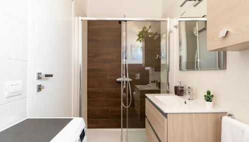 10' from the Sea, Elegant Penthouse with Terrace - Foto 2, Shower