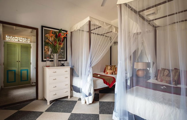 Lovely Lakeside Villa With Large Pool Poolside Dining - Foto 13