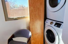 Tranquil Townhome in Downtown Neighborhood - Foto 21