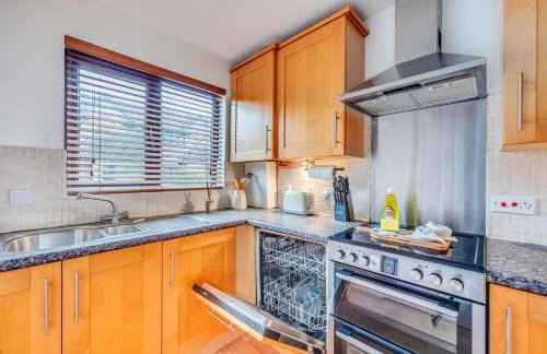 Shenley House - Close to City Centre - Driveway Parking, Self-Check-In, Workspace, Fast WiFi and Smart TV by Yoko Property - Foto 17